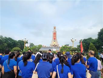 ĐỜI ĐỜI NHỚ ƠN CÁC ANH HÙNG LIỆT SĨ – KHẮC GHI ĐẠO LÝ "UỐNG NƯỚC NHỚ NGUỒN"